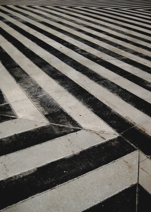 Roger-Oates_Monochrome-flooring